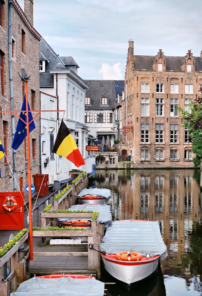 histoire du cannabis en belgique : de l'interdiction à la légalisation